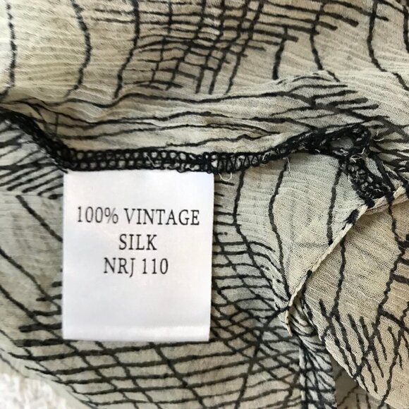 WINTER Kate !00% Vintage Silk Kimono Style Oversized Size XS - Picture 6 of 6